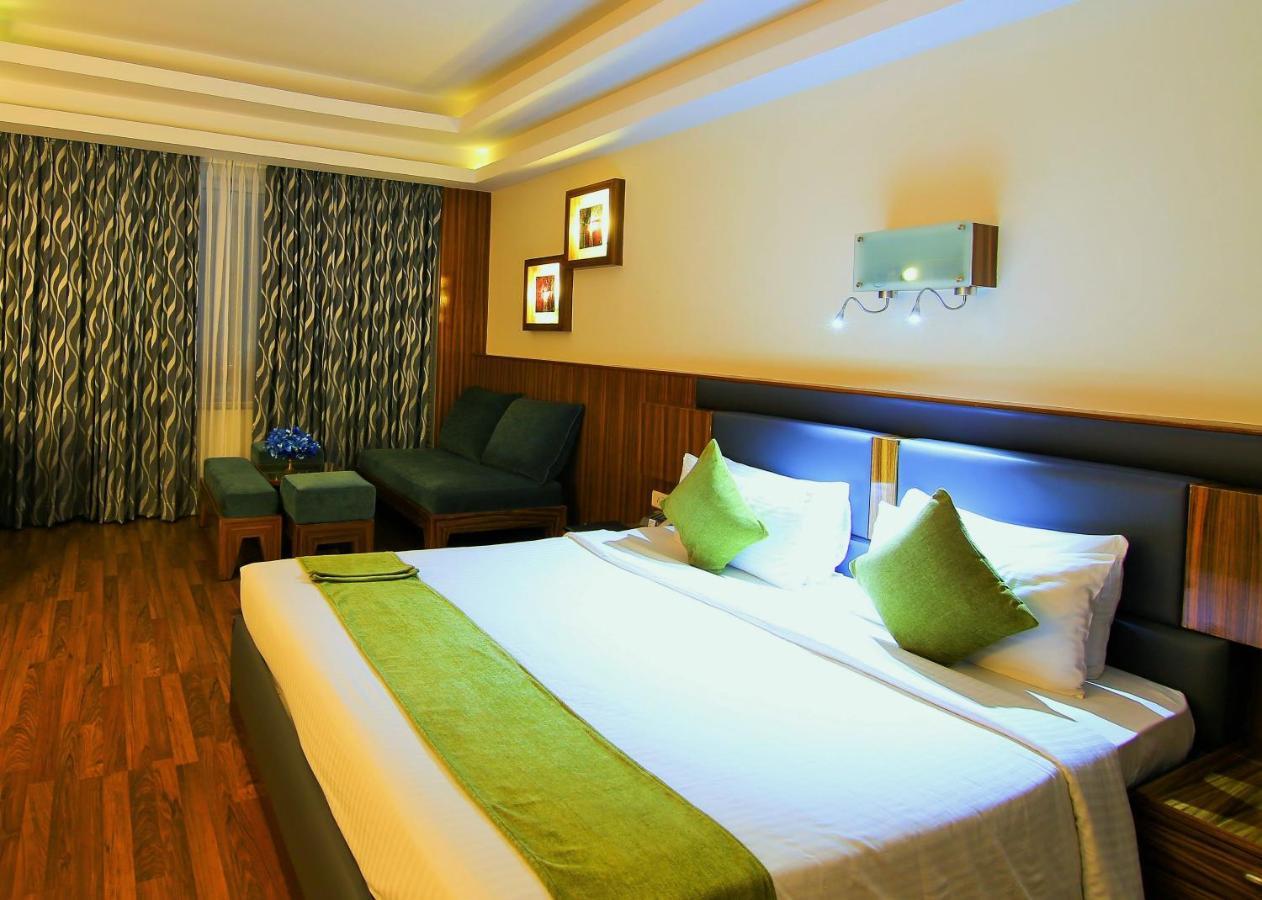 Hotel Gokulam Park Kochi Exteriér fotografie